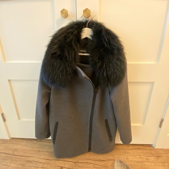 BASICALLY BRAND NEW MACKAGE GREY WOOL COAT WITH REAL FUR COLLAR - Picture 3 of 4